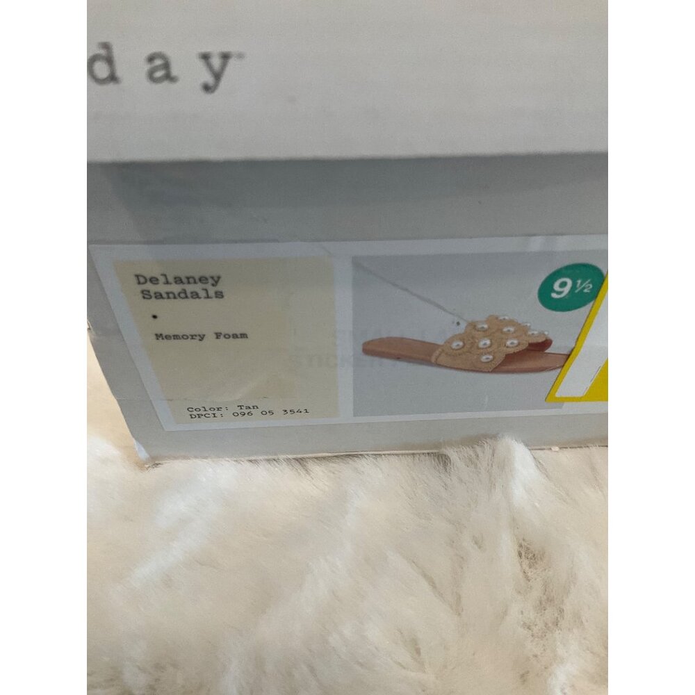 A new Day size 9.5 NEW Delaney Ornament Slide Sandals with Memory Foam Insole - Picture 6 of 6